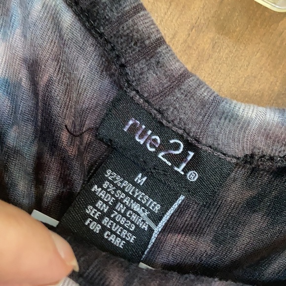 Relisted Rue21 tie dye print ribbed top w stretch cut out w cinch string in back - Picture 8 of 13